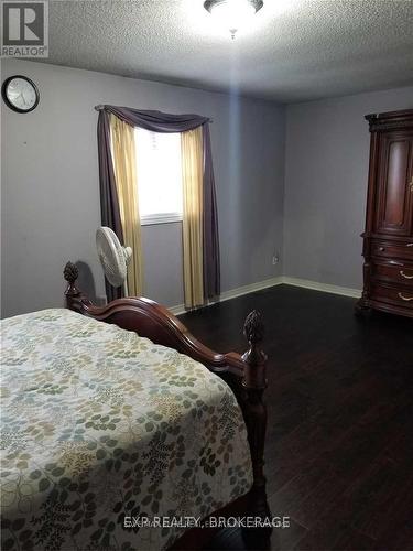 10 Olde Town Road, Brampton, ON - Indoor Photo Showing Bedroom