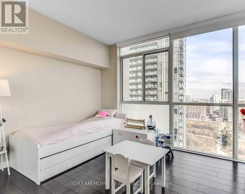 2407 - 225 Webb Drive, Mississauga, ON - Indoor Photo Showing Bedroom