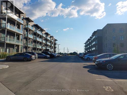 107 - 1101 Lackner Place, Kitchener, ON - Outdoor