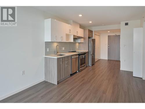 1309 900 Carnarvon Street, New Westminster, BC - Indoor Photo Showing Kitchen