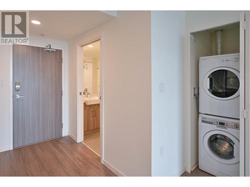 1309 900 Carnarvon Street, New Westminster, BC - Indoor Photo Showing Laundry Room