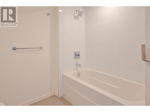1309 900 Carnarvon Street, New Westminster, BC - Indoor Photo Showing Bathroom