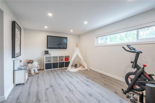 238 Clifton Downs Road, Hamilton, ON - Indoor Photo Showing Gym Room