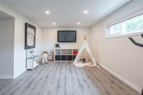 238 Clifton Downs Road, Hamilton, ON - Indoor Photo Showing Other Room