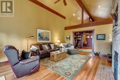 5383 Geary Creek Road, Fairmont Hot Springs, BC - Indoor Photo Showing Living Room With Fireplace