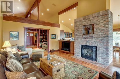 5383 Geary Creek Road, Fairmont Hot Springs, BC - Indoor Photo Showing Living Room With Fireplace