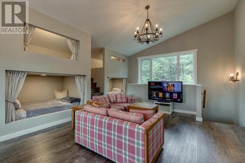 5383 Geary Creek Road, Fairmont Hot Springs, BC - Indoor Photo Showing Living Room