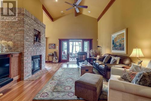 5383 Geary Creek Road, Fairmont Hot Springs, BC - Indoor Photo Showing Living Room With Fireplace