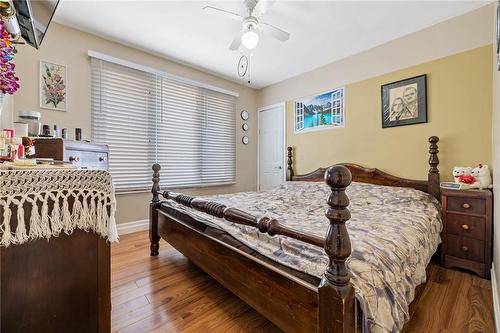 625 Tate Avenue, Hamilton, ON - Indoor Photo Showing Bedroom