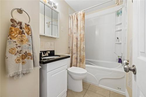 625 Tate Avenue, Hamilton, ON - Indoor Photo Showing Bathroom