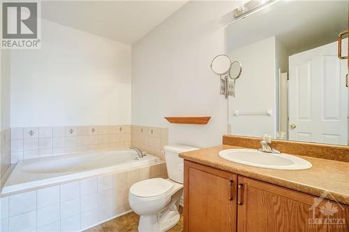 2012 Azalea Lane, Ottawa, ON - Indoor Photo Showing Bathroom