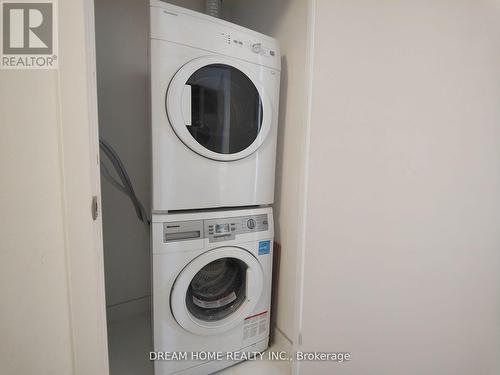 5106 - 11 Wellesley Street W, Toronto, ON - Indoor Photo Showing Laundry Room