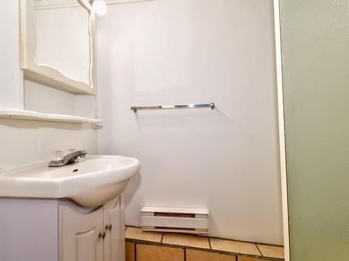 Bathroom - 164  - 166 Rue Adélaïde, Sorel-Tracy, QC - Indoor Photo Showing Bathroom