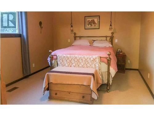 2515 Aberdeen Road, Merritt, BC - Indoor Photo Showing Bedroom