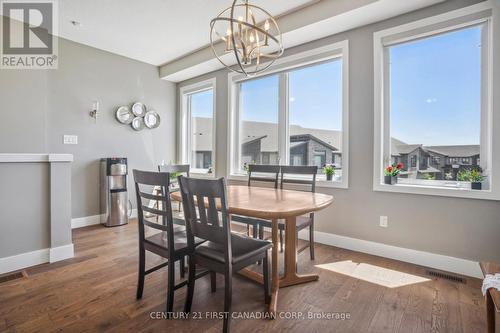 18 - 2070 Meadowgate Boulevard, London, ON - Indoor Photo Showing Dining Room