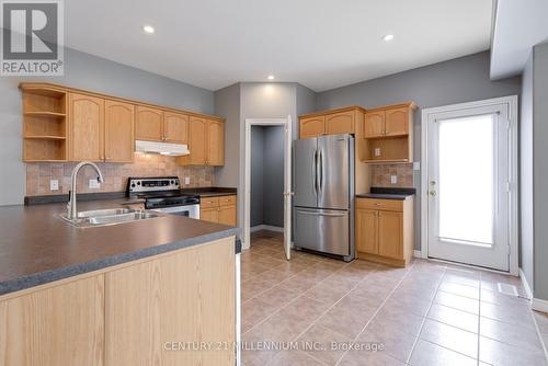 217 King Street S, New Tecumseth, ON - Indoor Photo Showing Kitchen With Double Sink