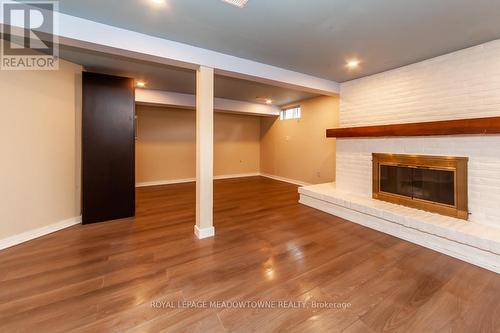 542 Lana Terrace, Mississauga, ON - Indoor With Fireplace