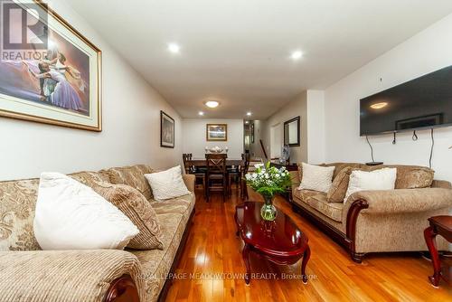 542 Lana Terrace, Mississauga, ON - Indoor Photo Showing Living Room