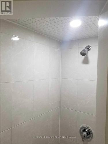 4 Meadowcrest Lane, Brampton, ON - Indoor Photo Showing Bathroom