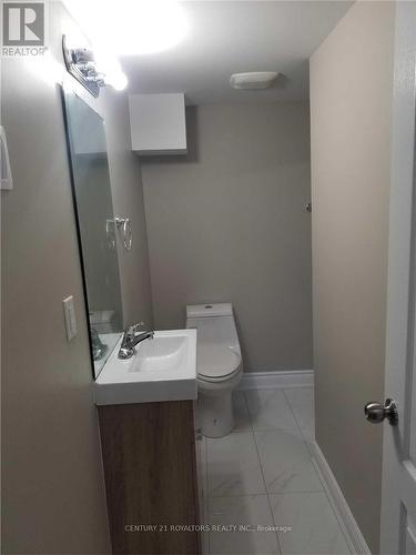 4 Meadowcrest Lane, Brampton, ON - Indoor Photo Showing Bathroom