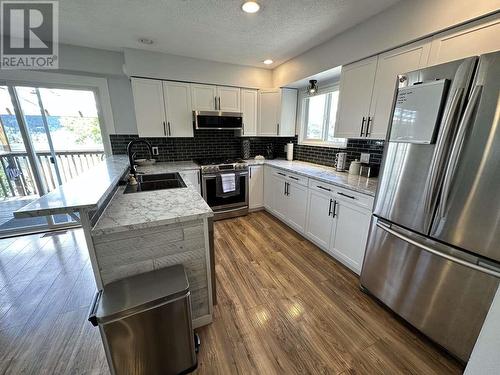 1833 South Lakeside Drive, Williams Lake, BC - Indoor Photo Showing Kitchen