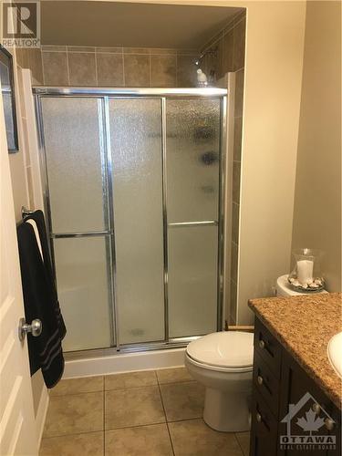 56 B Tayside Private, Ottawa, ON - Indoor Photo Showing Bathroom