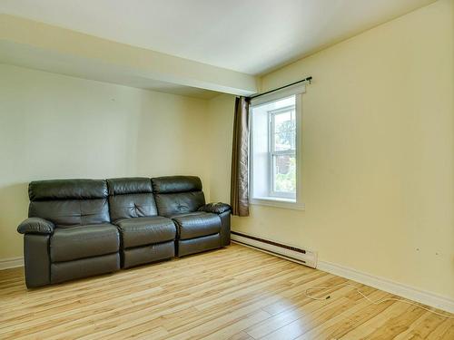 Salon - 117  - 119 Rue Brière, Saint-Jérôme, QC - Indoor Photo Showing Living Room