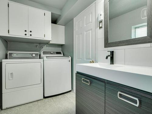 Bathroom - 117  - 119 Rue Brière, Saint-Jérôme, QC - Indoor Photo Showing Laundry Room