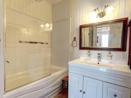 Salle de bains - 104 Av. Desjardins, Saint-Sauveur, QC - Indoor Photo Showing Bathroom