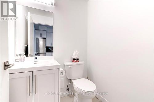 1301 - 2087 Fairview Street, Burlington, ON - Indoor Photo Showing Bathroom