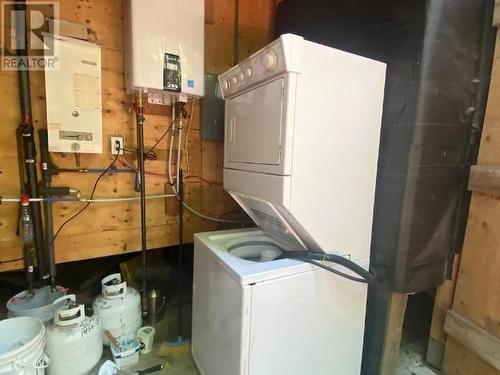 1466 Vancouver Blvd, Savary Island, BC - Indoor Photo Showing Laundry Room