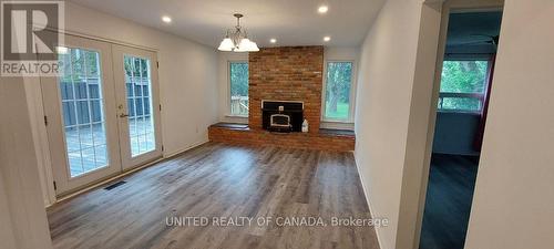 126 Weldrick Road W, Richmond Hill, ON - Indoor With Fireplace