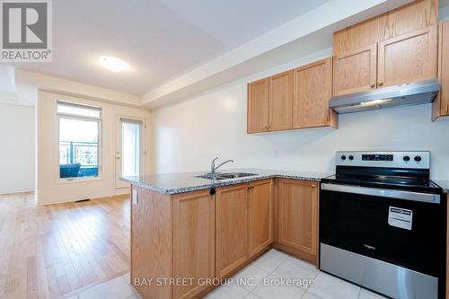 16 Slaney Street, Richmond Hill, ON - Indoor Photo Showing Kitchen