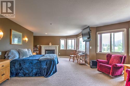 3780 Murray Drive, Armstrong, BC - Indoor With Fireplace