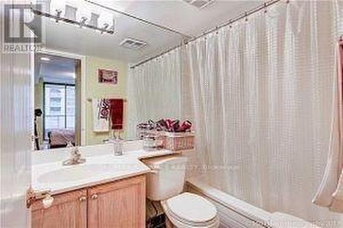 710 - 750 Bay Street, Toronto, ON - Indoor Photo Showing Bathroom