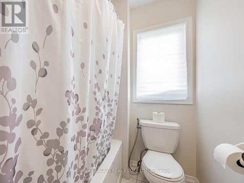 7731 Butternut Boulevard, Niagara Falls, ON - Indoor Photo Showing Bathroom
