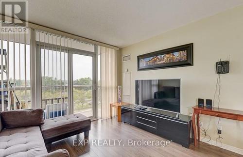 603 - 1200 The Esplanade Road, Pickering, ON - Indoor Photo Showing Living Room