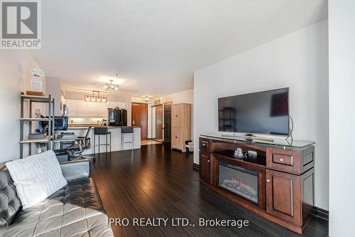 2212 - 156 Enfield Place N, Mississauga, ON - Indoor Photo Showing Living Room