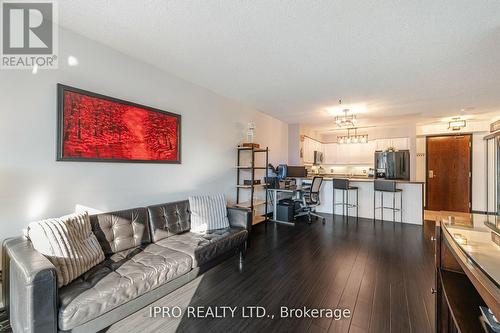 2212 - 156 Enfield Place N, Mississauga, ON - Indoor Photo Showing Living Room