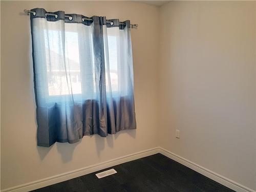 22 Barley Lane, Ancaster, ON - Indoor Photo Showing Bathroom