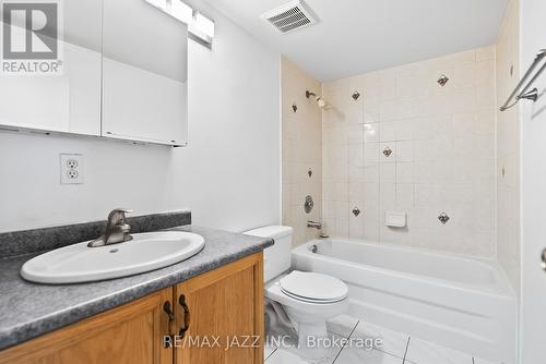 506 - 454 Centre Street S, Oshawa, ON - Indoor Photo Showing Bathroom