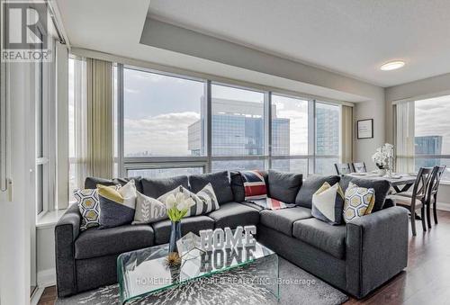 3317 - 5 Sheppard Avenue E, Toronto, ON - Indoor Photo Showing Living Room