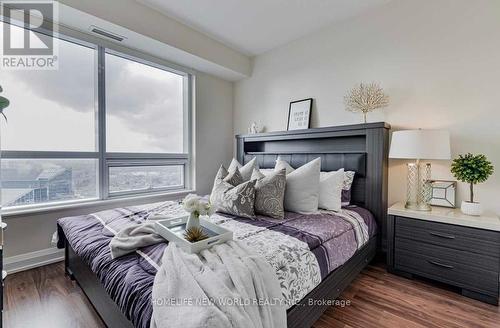 3317 - 5 Sheppard Avenue E, Toronto, ON - Indoor Photo Showing Bedroom