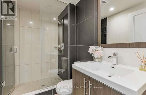 3317 - 5 Sheppard Avenue E, Toronto, ON - Indoor Photo Showing Bathroom