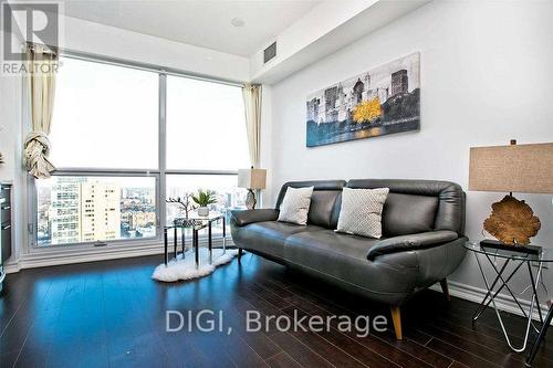 3106 - 386 Yonge Street, Toronto, ON - Indoor Photo Showing Living Room