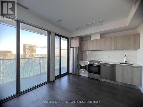 4212 - 50 Charles Street E, Toronto, ON - Indoor Photo Showing Kitchen