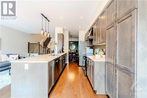279 Livery Street Street, Ottawa, ON - Indoor Photo Showing Kitchen With Upgraded Kitchen