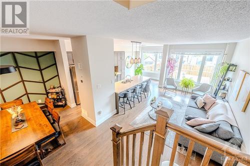 279 Livery Street Street, Ottawa, ON - Indoor Photo Showing Living Room