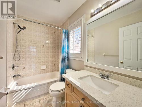 1310 Galesway Boulevard, Mississauga, ON - Indoor Photo Showing Bathroom