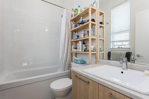 17 8508 204 Street, Langley, BC - Indoor Photo Showing Bathroom